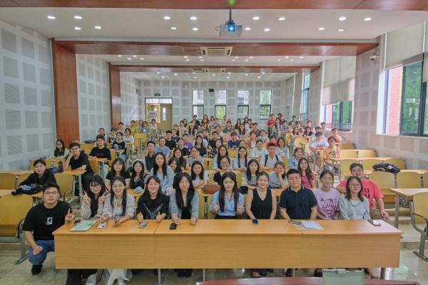 翻译学院高翻队举办成果汇报暨招新宣讲会